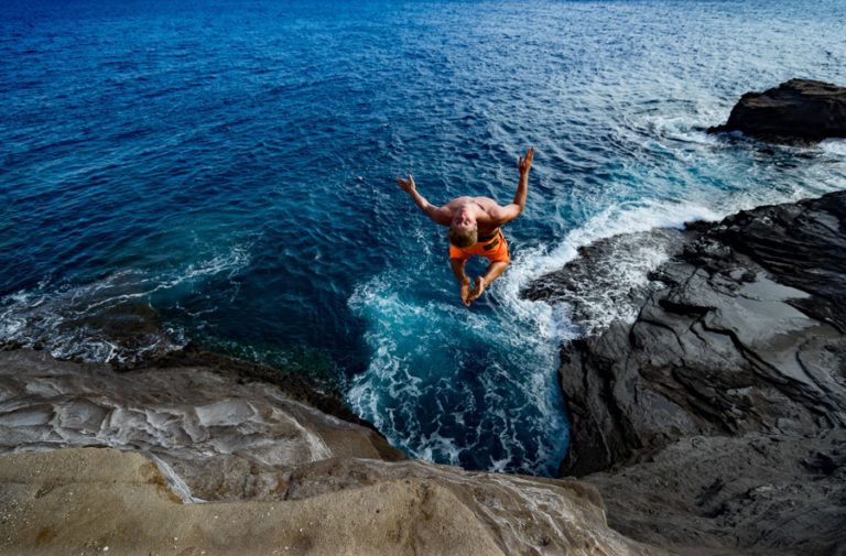 11 Best Cliff Jumping Spots On Oahu, Hawaii