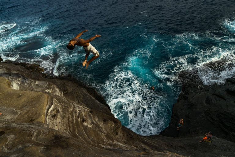 11 Best Cliff Jumping Spots On Oahu, Hawaii