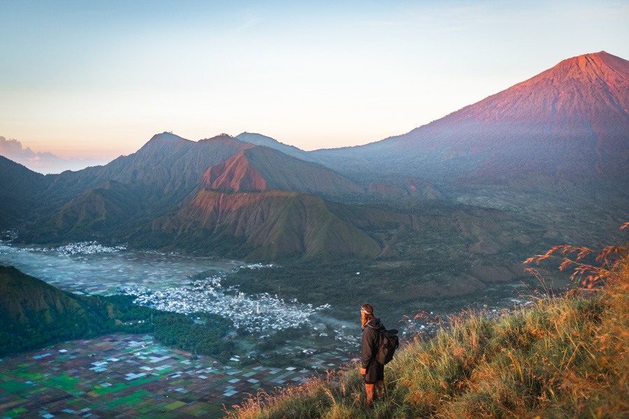 TREKKING & CAMPING ON PERGASINGAN HILL IN NORTH LOMBOK