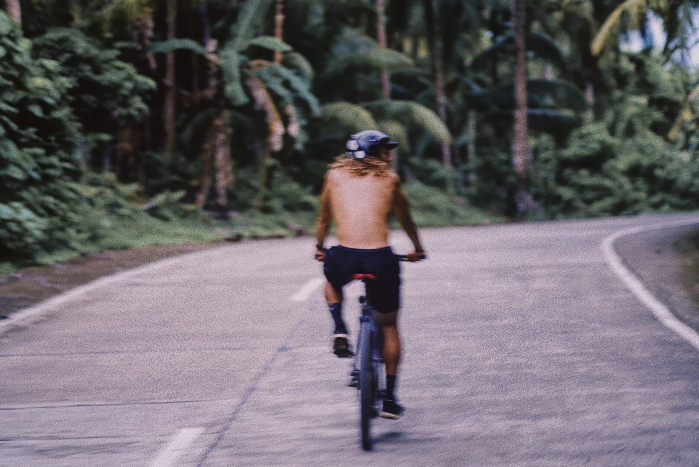 THE WEEKLY #178: CYCLING AROUND SIARGAO ISLAND