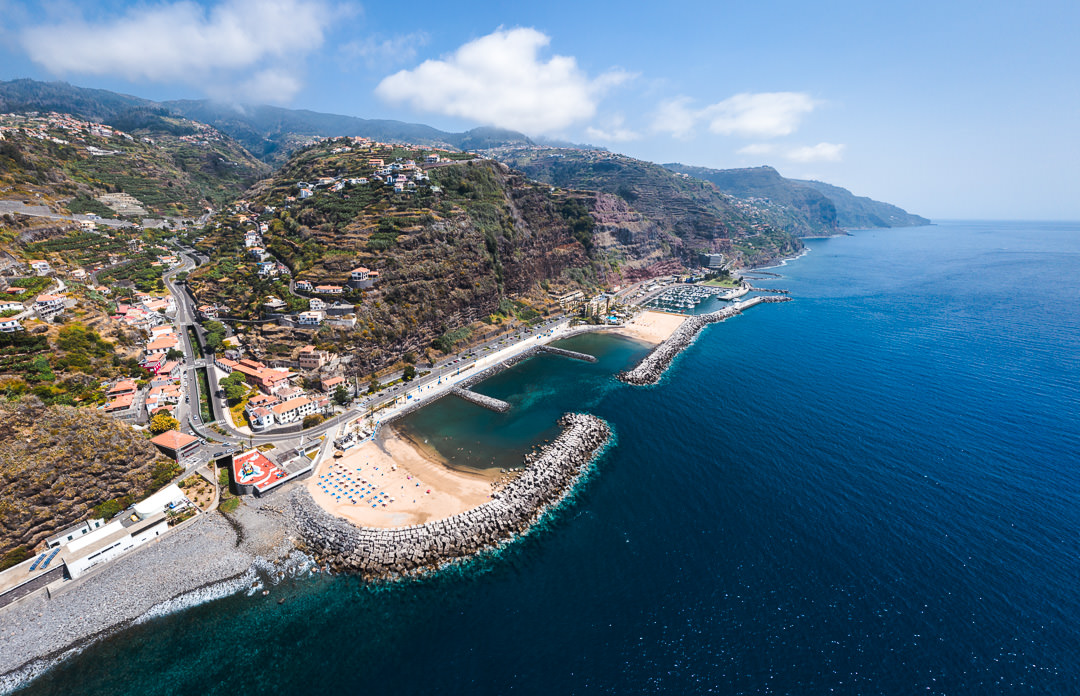 ULTIMATE GUIDE TO CALHETA BEACH, MADEIRA: EVERYTHING YOU NEED TO KNOW