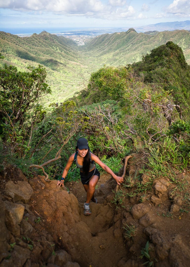 Hiking the Moanalua Valley Trail To Haiku Stairs (Legal Backway to ...