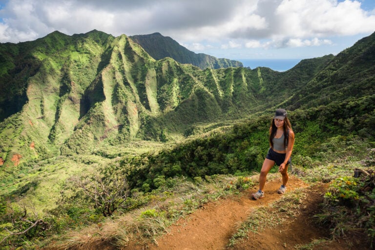 Hiking the Moanalua Valley Trail To Haiku Stairs (Legal Backway to ...