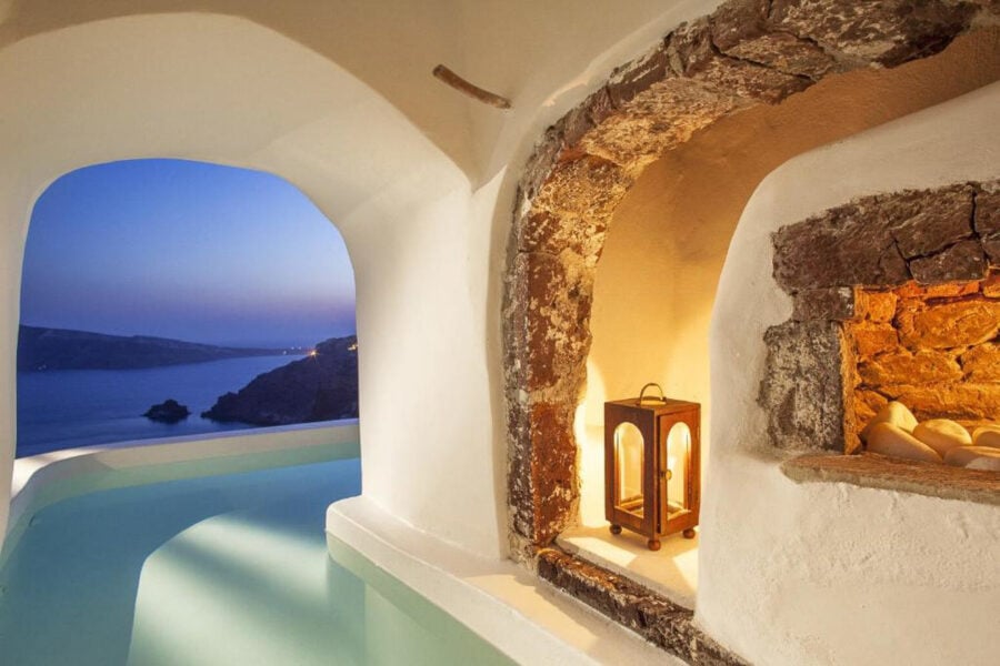 Best Cave Hotels in Sanorini