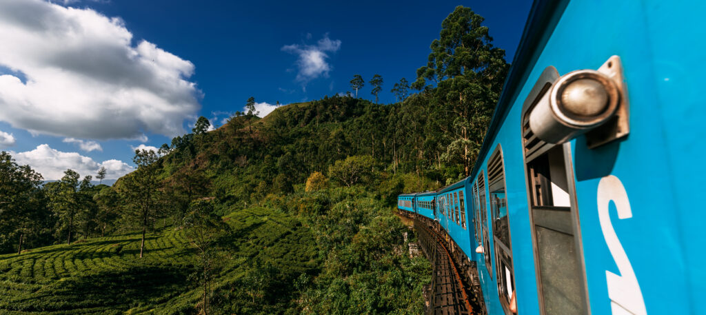 Train from Ella to Colombo