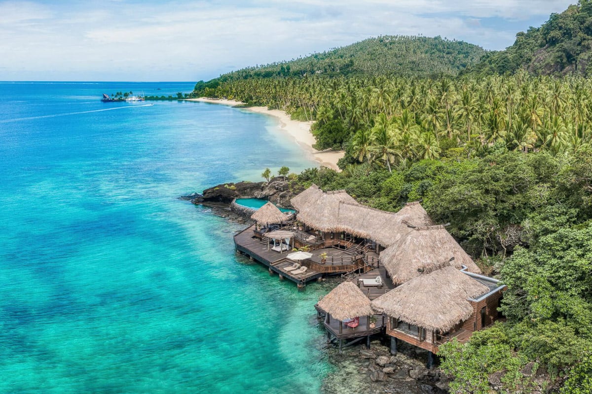 15 Best Overwater Bungalows in Fiji (& Luxury Resorts)
