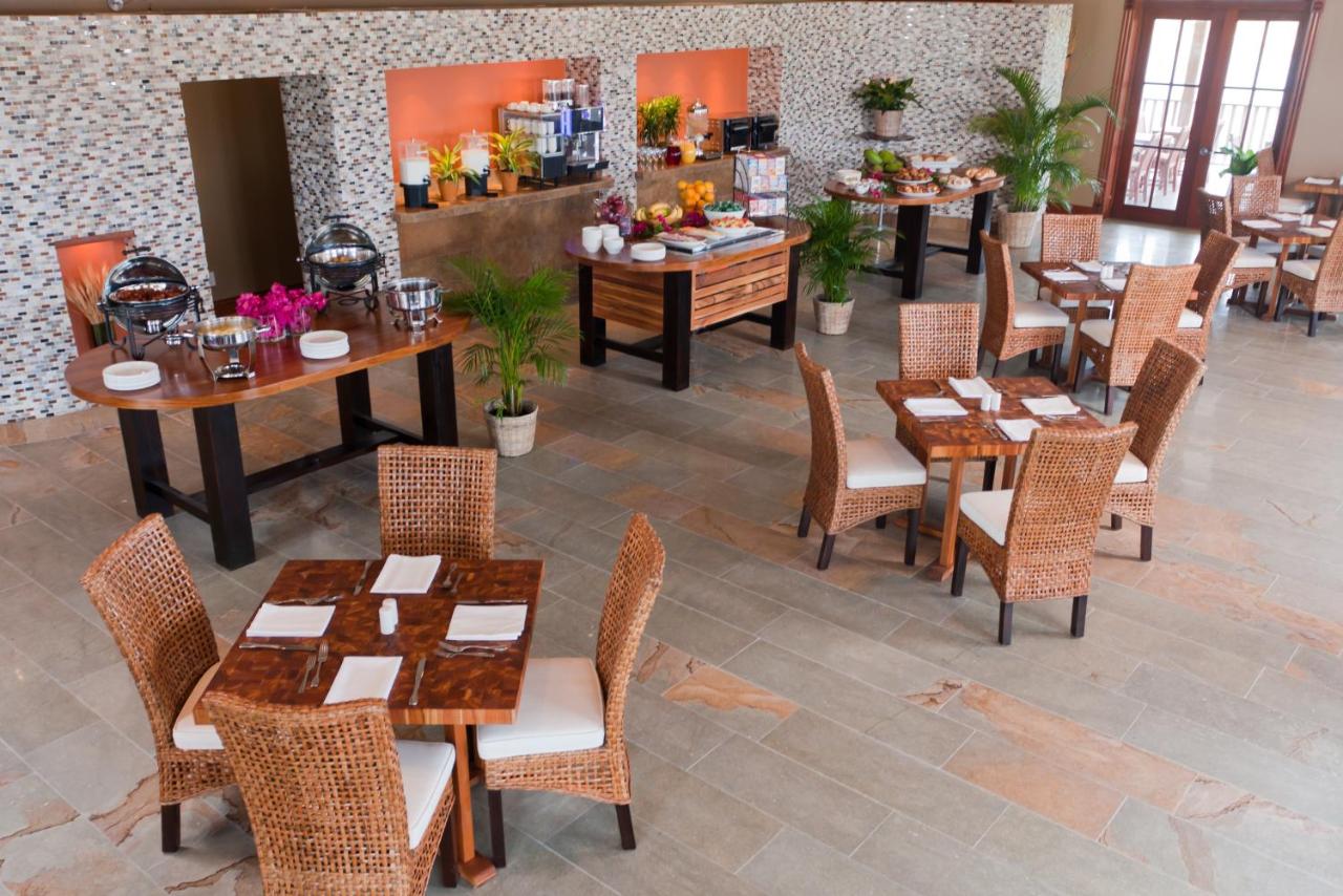 Pelican Bay Hotel